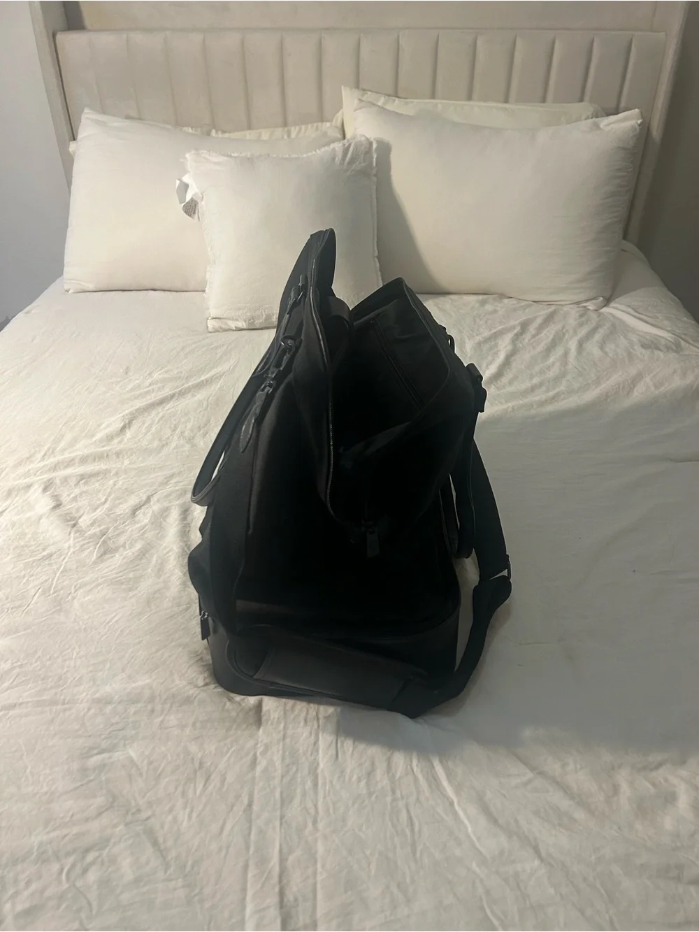 BEIS sleek travel